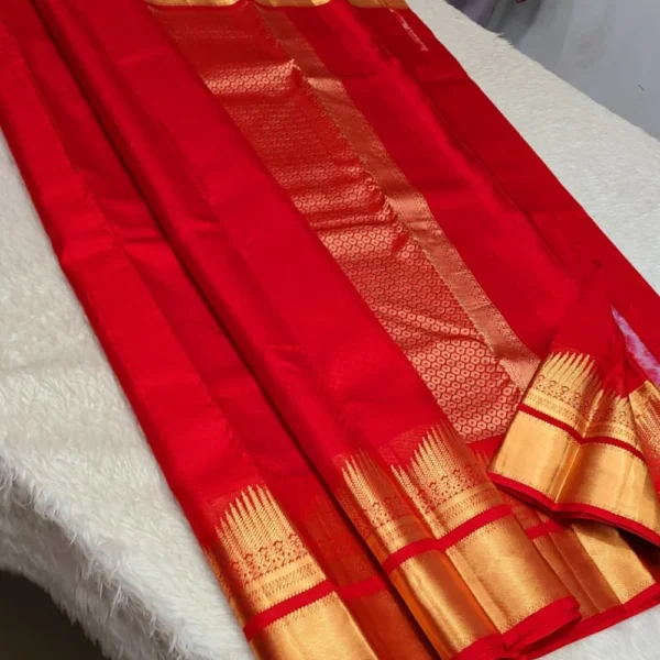 Kanchipuram 100% Pure Handwoven 1G Emboss Body Pattern Trendy Border Silk Sarees-CHS1GEBS00015